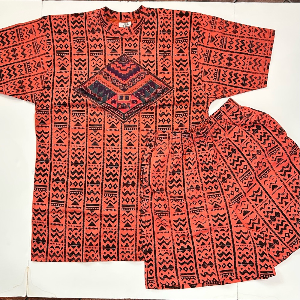 NEW 90’s VINTAGE GEOMETRIC T-SHIRT / SHORT SET